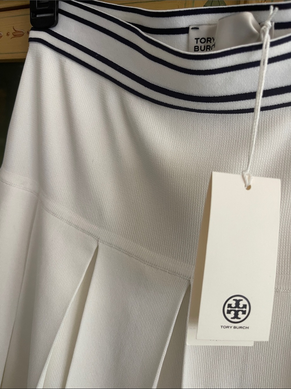 TORY BURCH Classic White Pleated Tennis Skirt with Navy Stripe Waistband - Picture 2 of 5